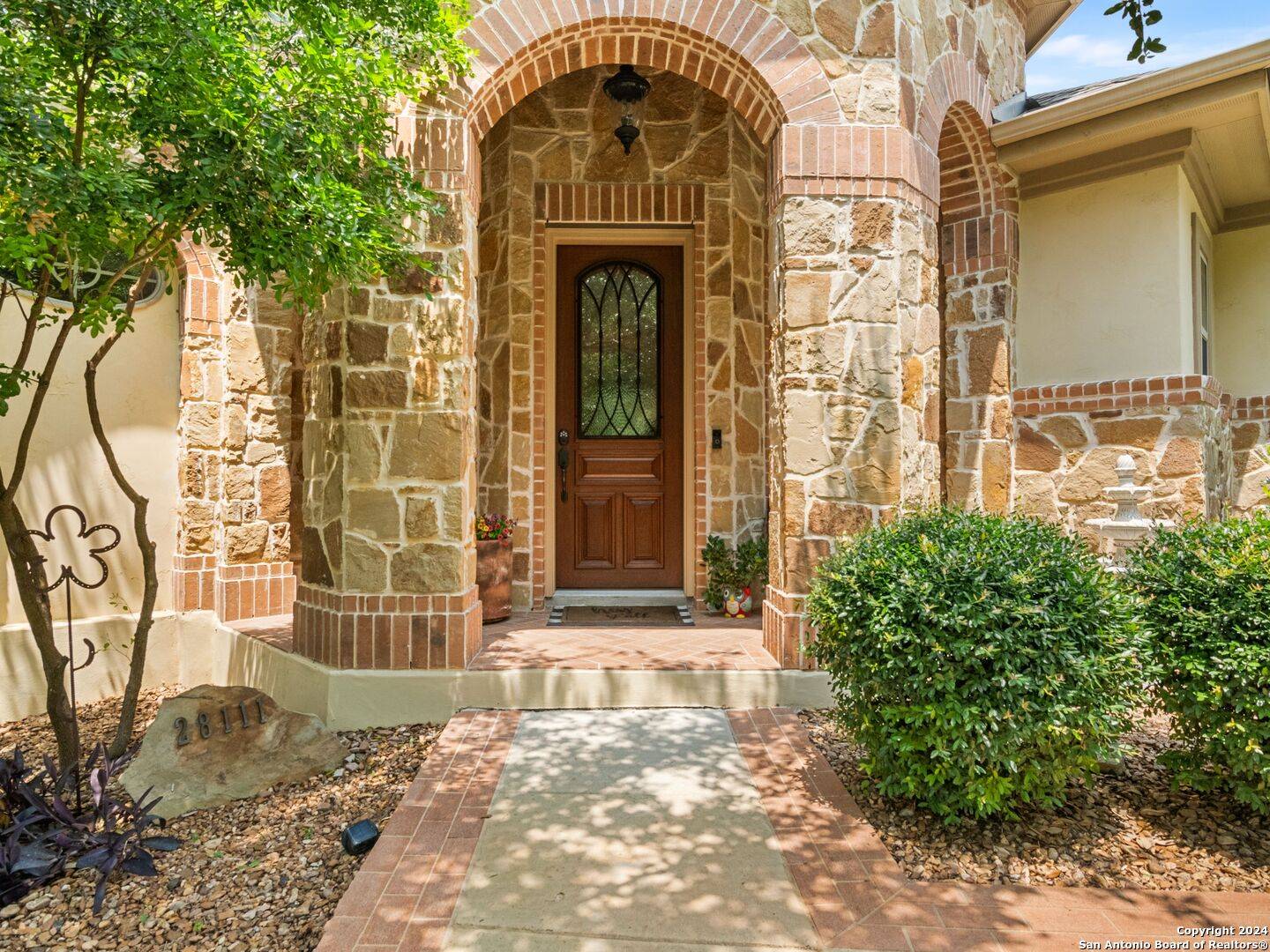 Boerne, TX 78015-4881,28111 VINE CLIFF