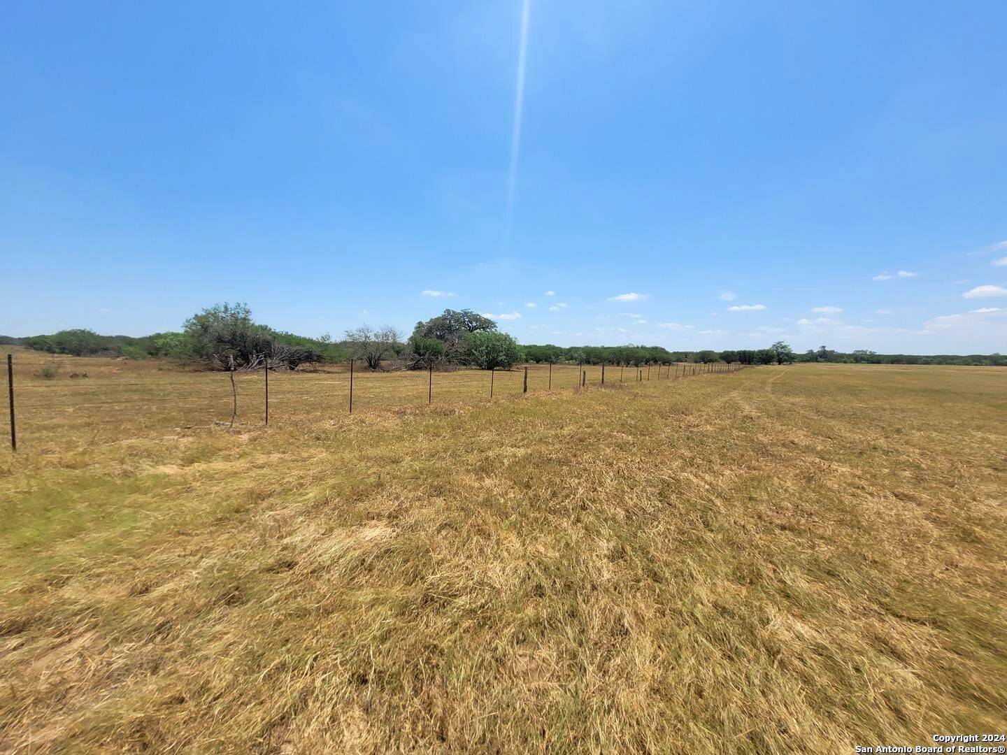 Floresville, TX 78114-5049,LOT 7 OF 7 Bar R Lane