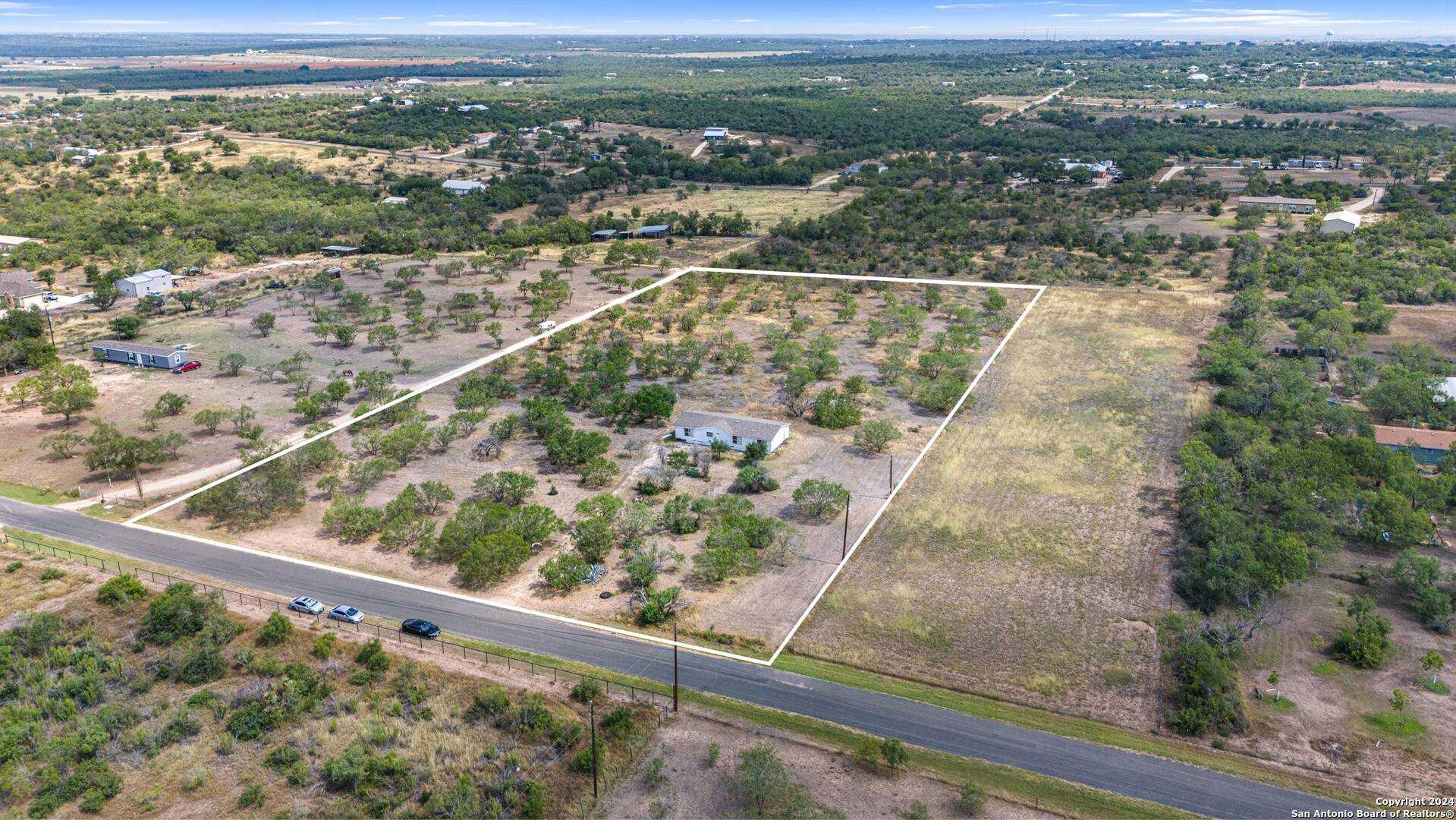 Castroville, TX 78009-2148,585 County Road 5780