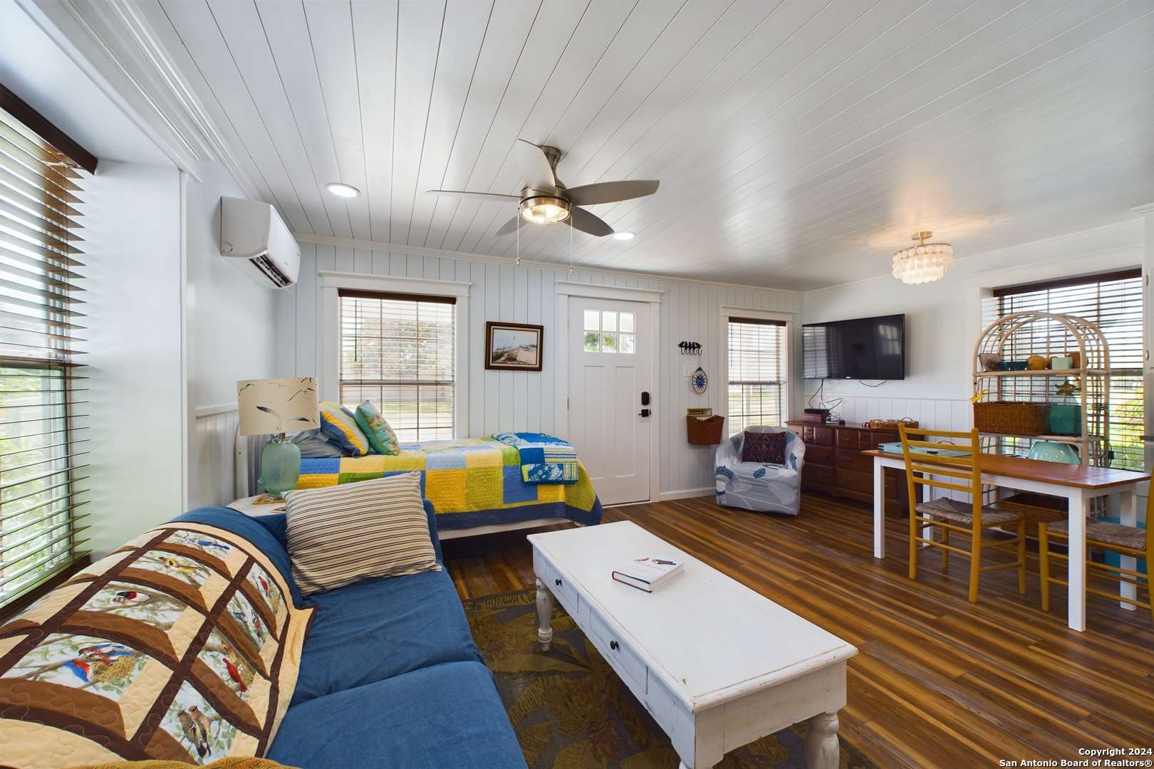 Rockport, TX 78382,718 live oak