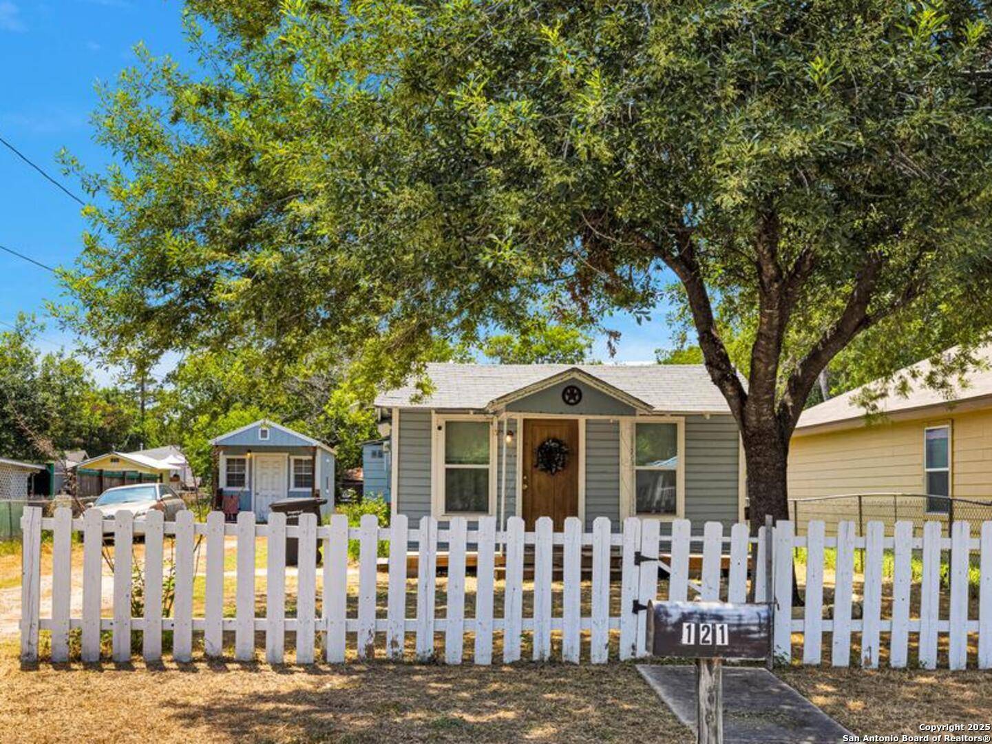 San Antonio, TX 78210-3221,121 QUINTA ST