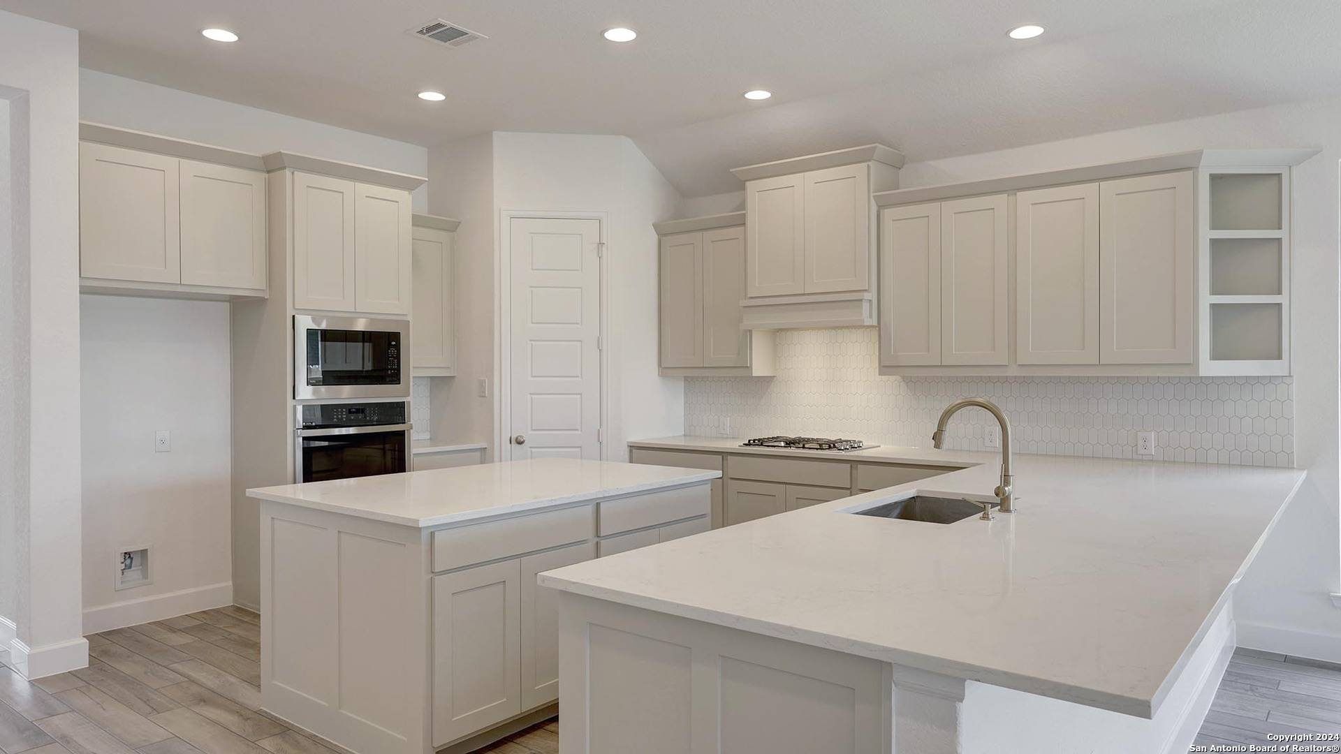 Boerne, TX 78006,217 Pony Bend