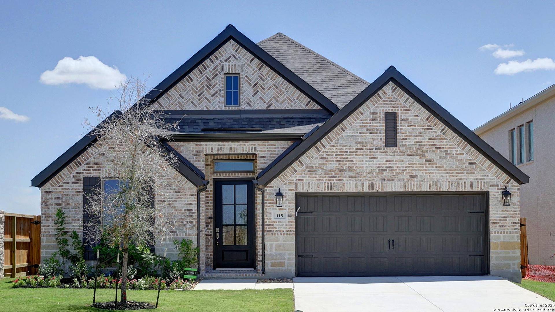 Castroville, TX 78009,115 Spanish Oak