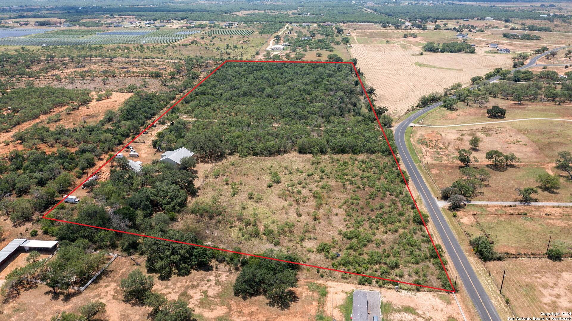 Somerset, TX 78069-3112,19366 BENTON CITY RD