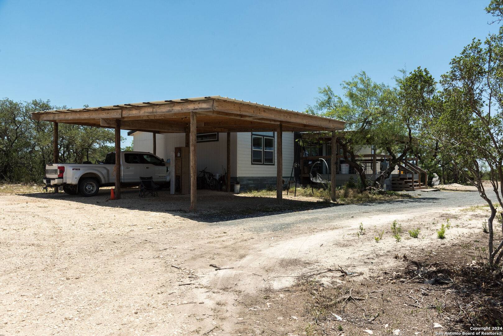 Rocksprings, TX 78880,293 SD 74130