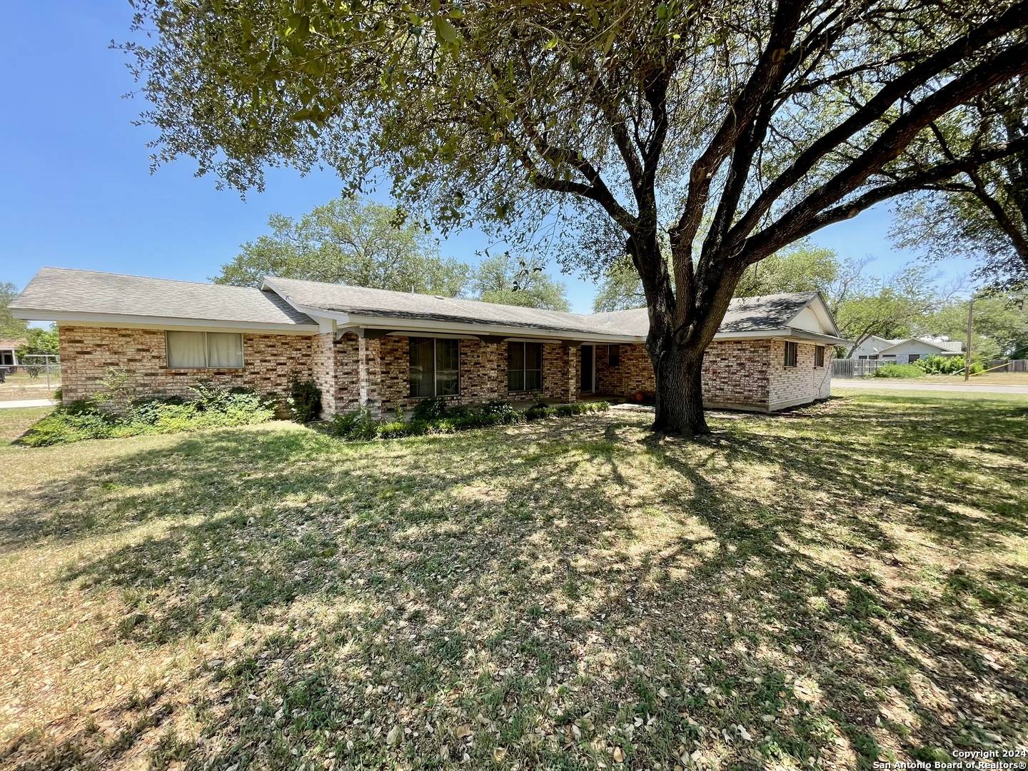 Hondo, TX 78861,1302 22ND ST