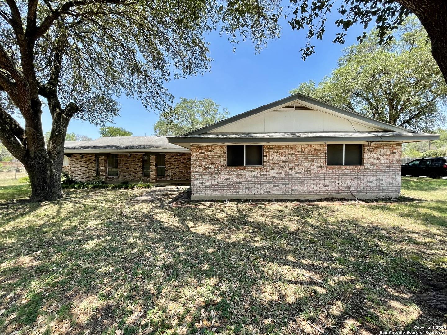 Hondo, TX 78861,1302 22ND ST