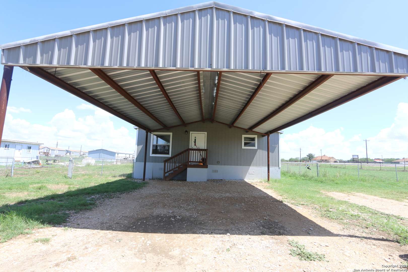 La Vernia, TX 78121-5957,9526 US HIGHWAY 87