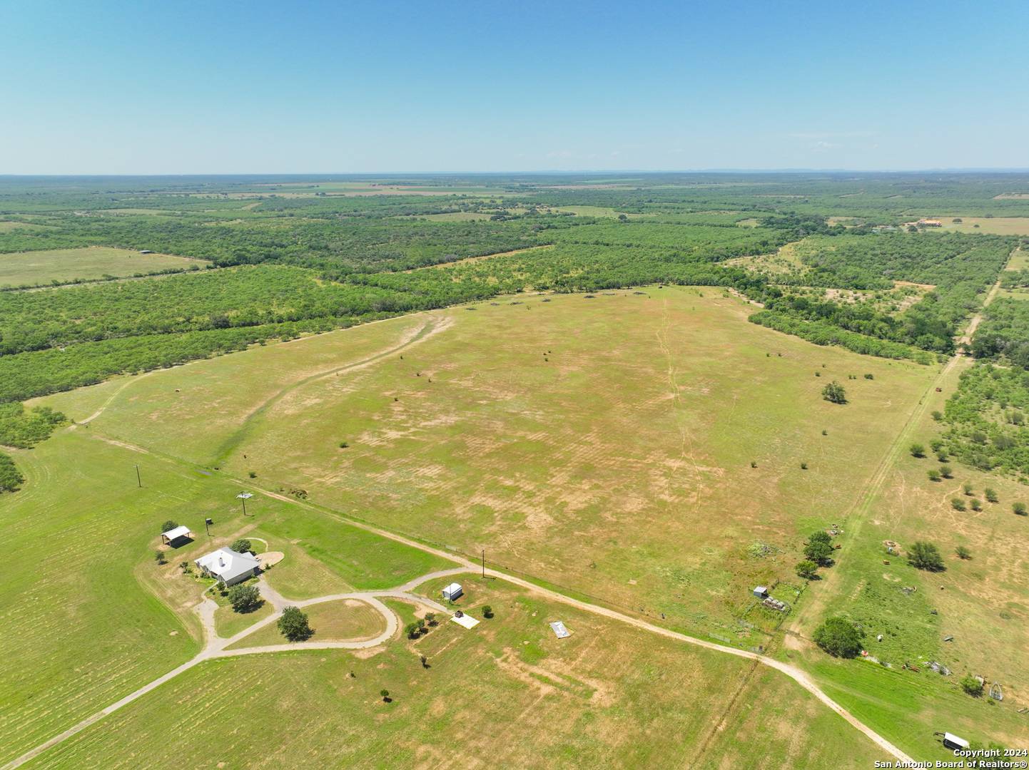 Yancey, TX 78886,158 +/- ACRES Fm-2200