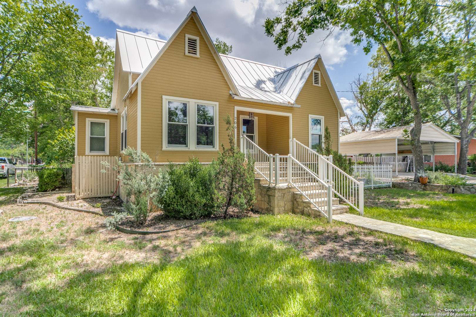Comfort, TX 78013-2157,206 BROADWAY