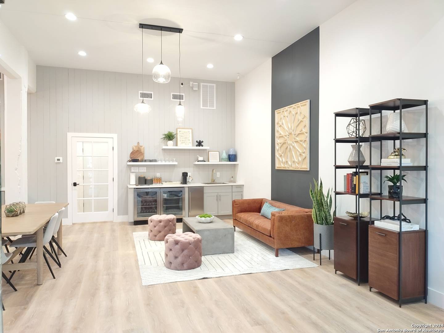 Uvalde, TX 78801,221 Getty St UNIT 1