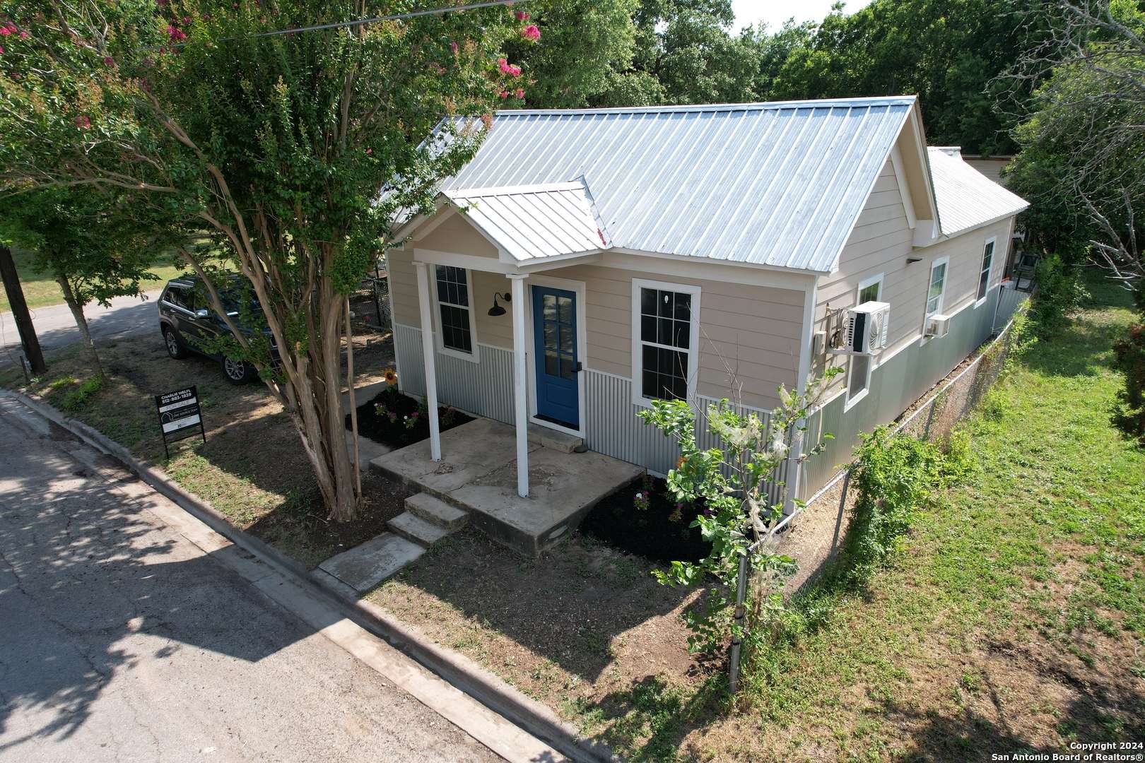 Lockhart, TX 78644,609 Neches