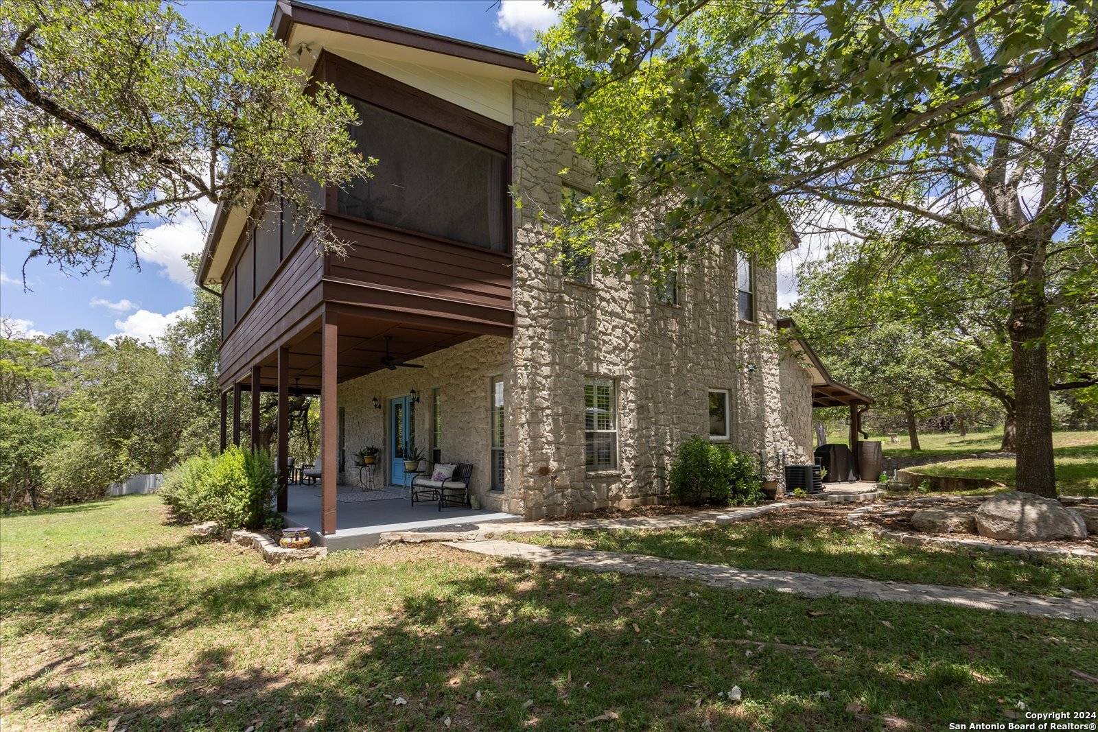 Boerne, TX 78006-6447,233 WALNUT GROVE RD