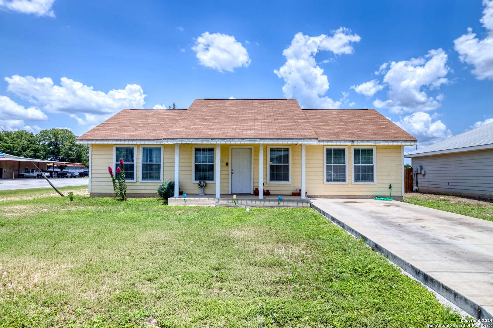 Uvalde, TX 78801,400 E Brazos St