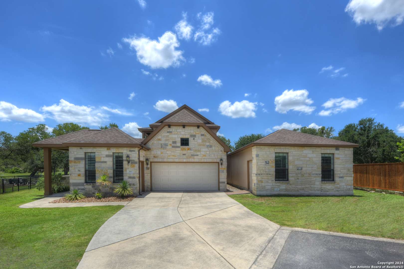 Spring Branch, TX 78070-4985,707 CARRIAGE HOUSE UNIT 24