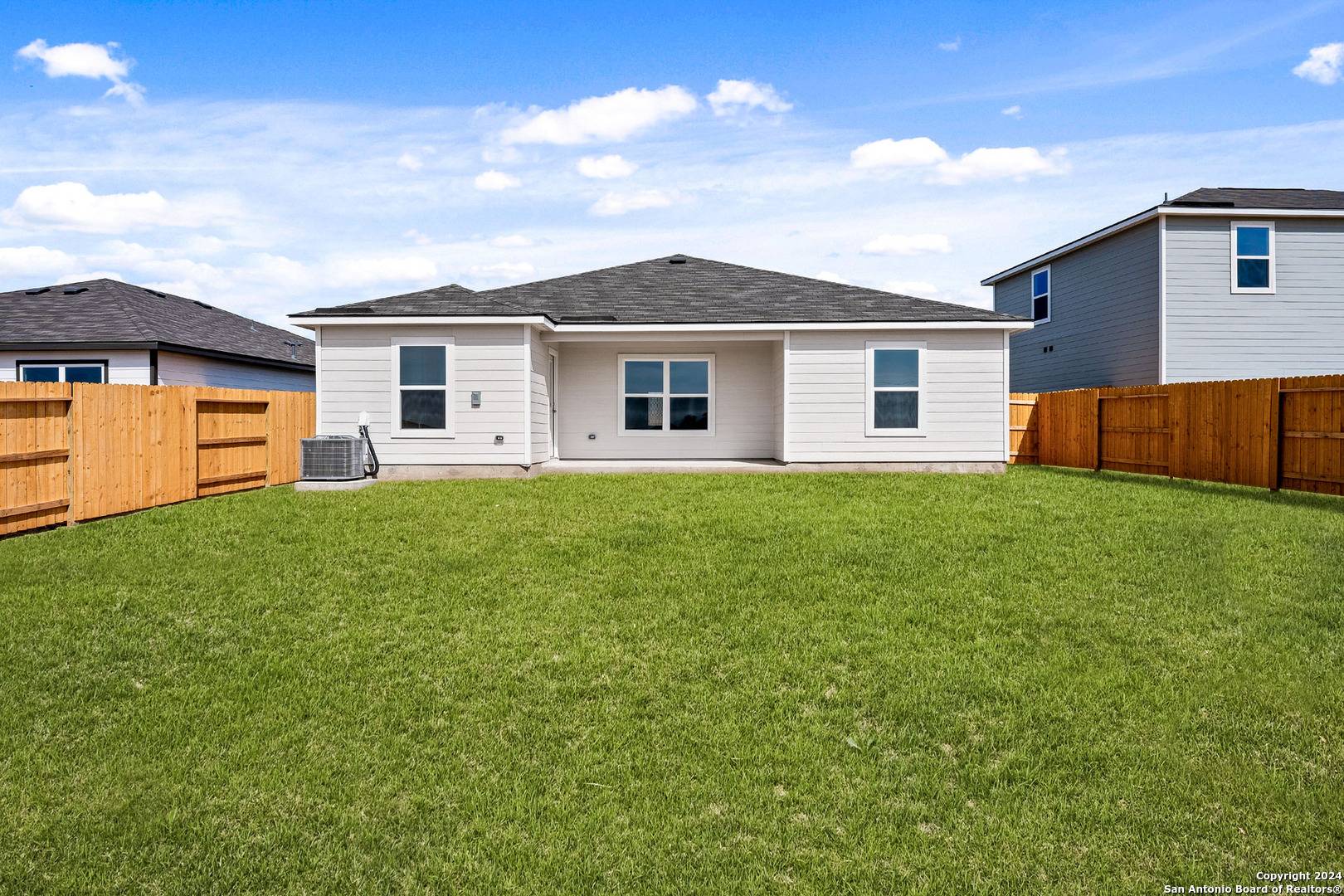 Lytle, TX 78052,16000 Windview Court