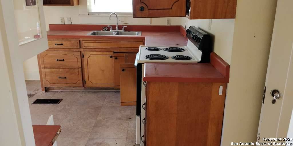 Seguin, TX 78155-2642,202 PINE ST
