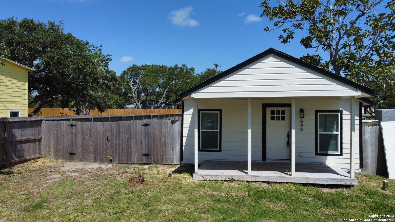 Aransas Pass, TX 78336,648 S 9TH
