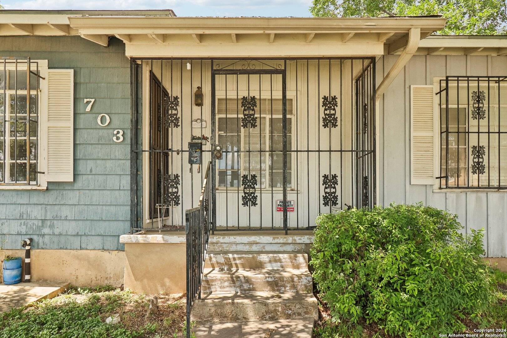 San Antonio, TX 78223-1533,703 GLAMIS AVE