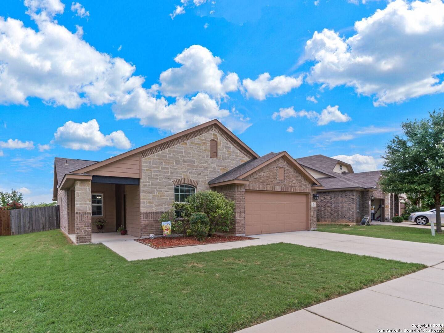 Cibolo, TX 78108-3823,424 BISON LN