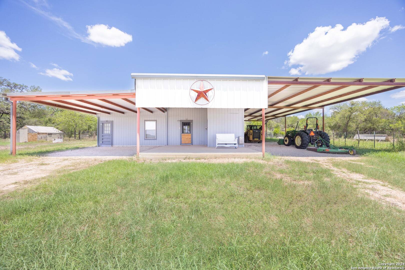 Hondo, TX 78861,499 CR 342