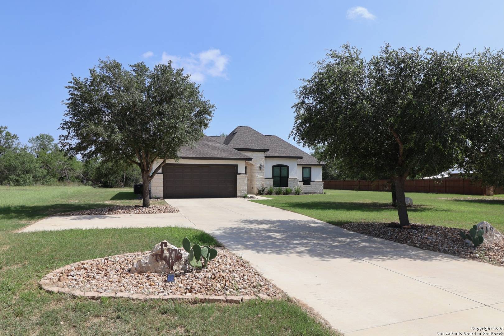 Lytle, TX 78052-3987,169 SHORT MEADOW DR