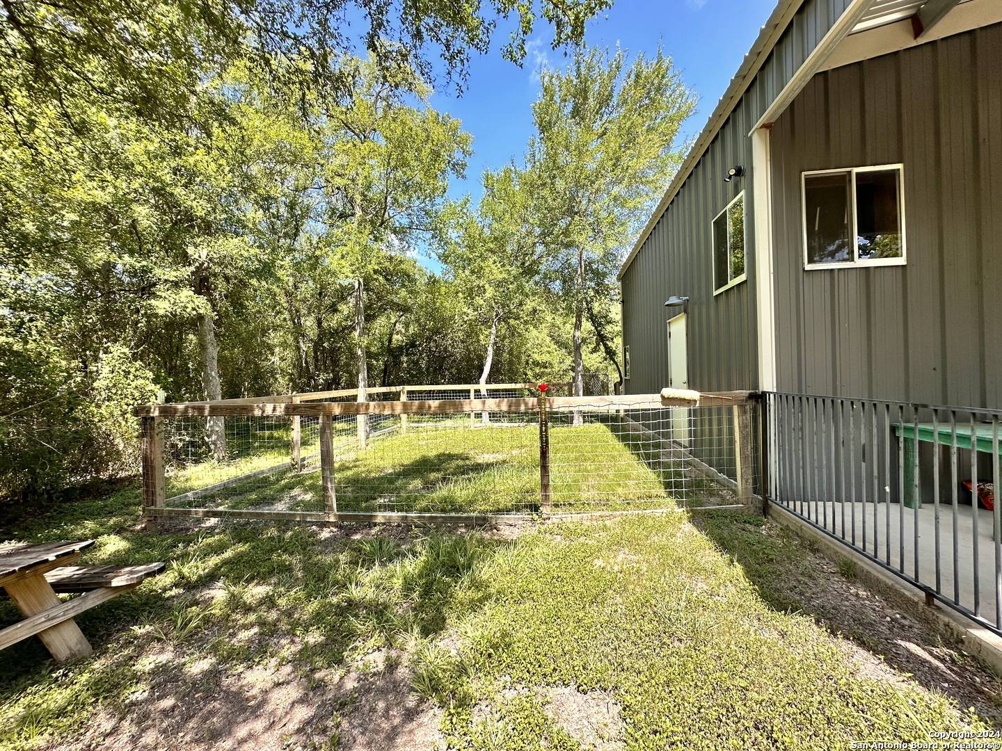 Gonzales, TX 78629,2915 COUNTY ROAD 354