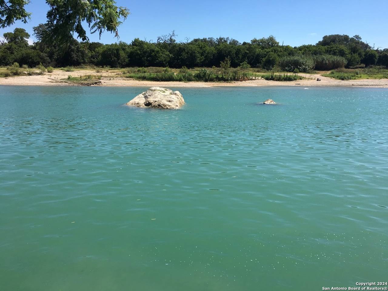 Bandera, TX 78003,906 Lakeshore Ln