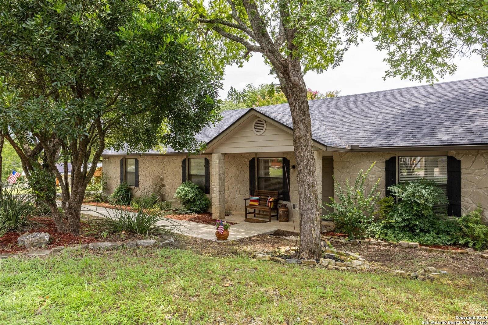 Boerne, TX 78006-8925,219 DOESKIN DR