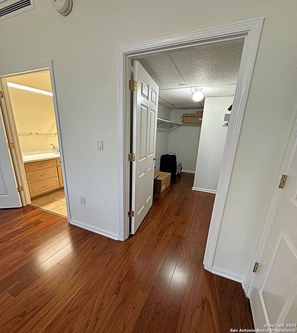 San Antonio, TX 78209-6423,1 TOWERS PARK LN UNIT 504