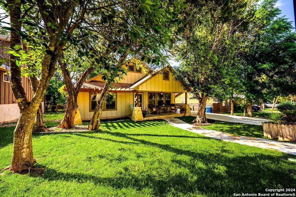 Kerrville, TX 78028-2939,609 TANGLEWOOD LN