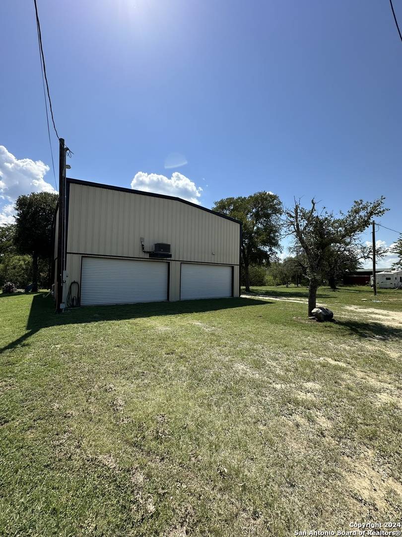 Bandera, TX 78003,732 RIVER BEND RD