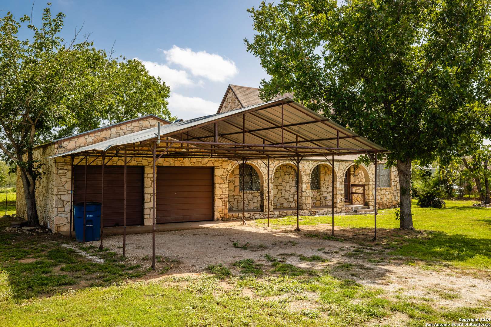 Poteet, TX 78065-4216,620 PECAN ST