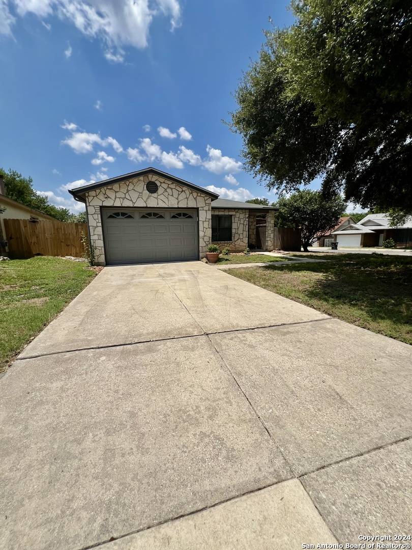 San Antonio, TX 78249,13051 chimney oak