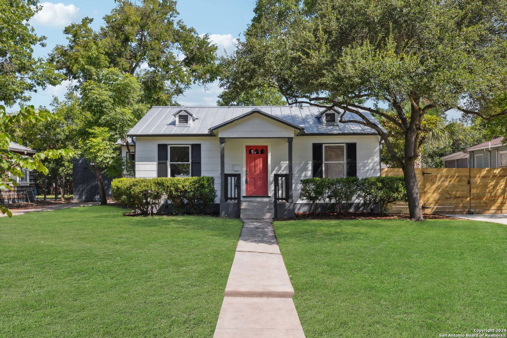 San Antonio, TX 78209-4213,135 HARMON DR