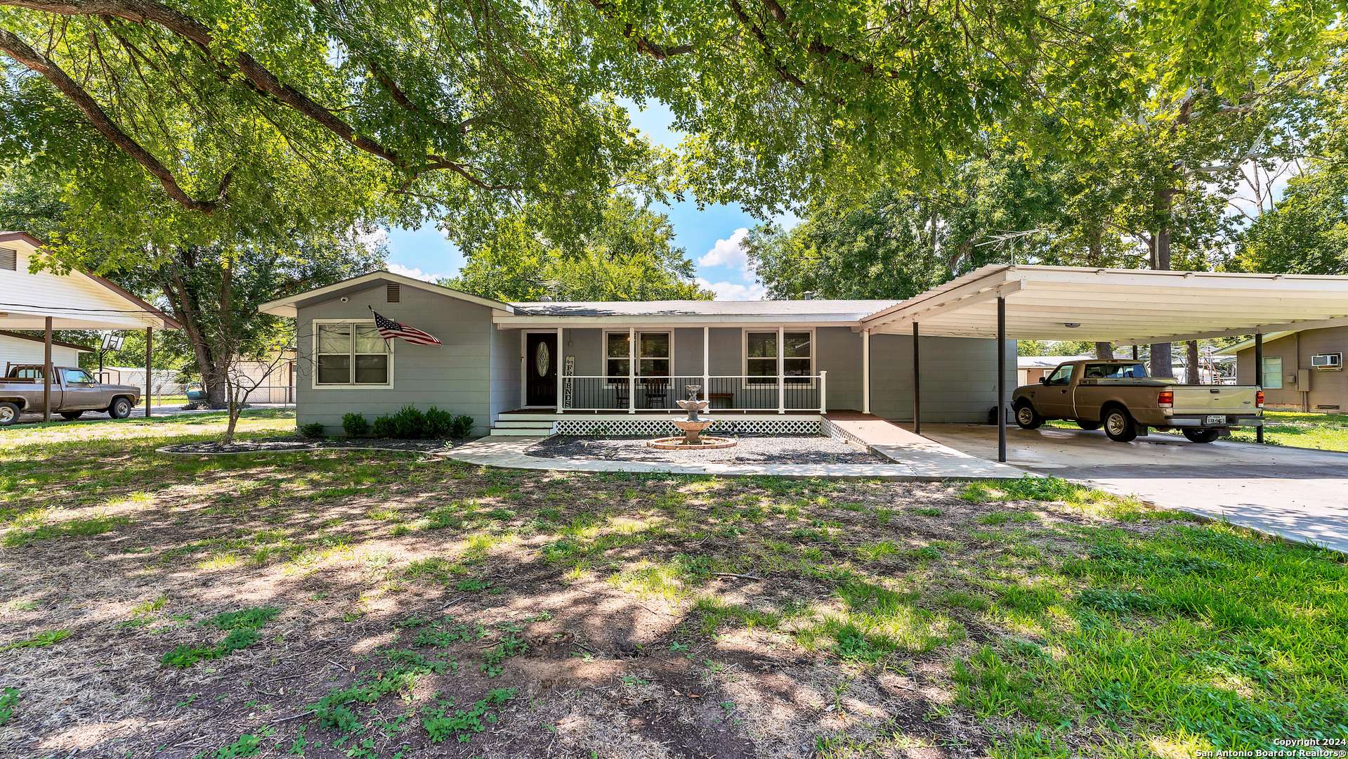 Seguin, TX 78155,404 REILEY RD