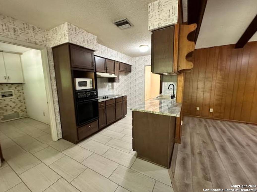 Leon Valley, TX 78238,6104 rue sophie