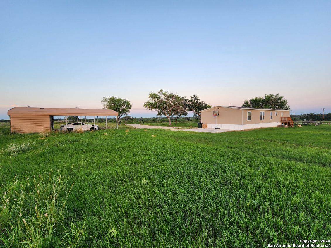 Falls City, TX 78113,11903 N State Highway 123
