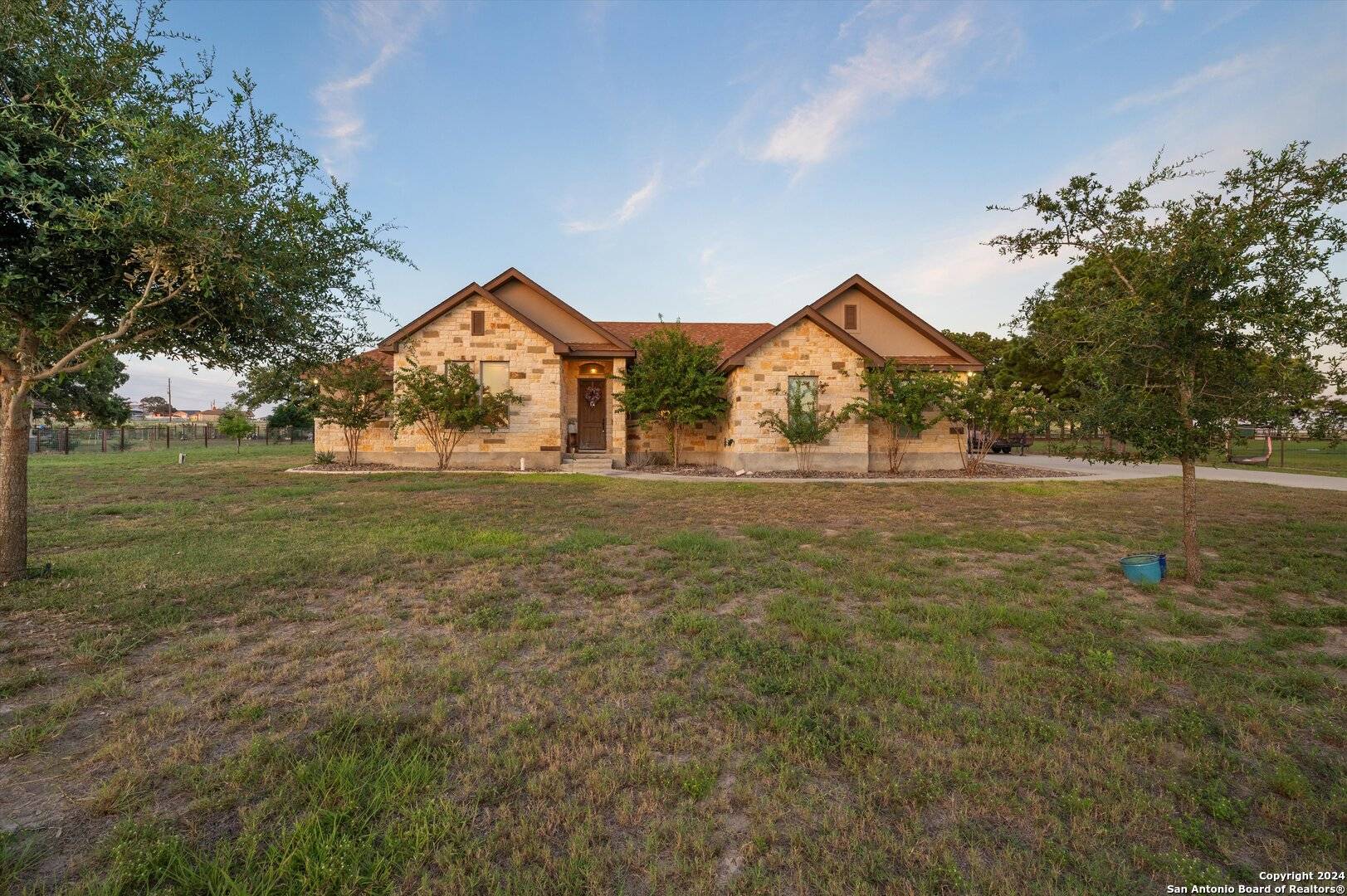 La Vernia, TX 78121-5159,209 BLUEBONNET RDG