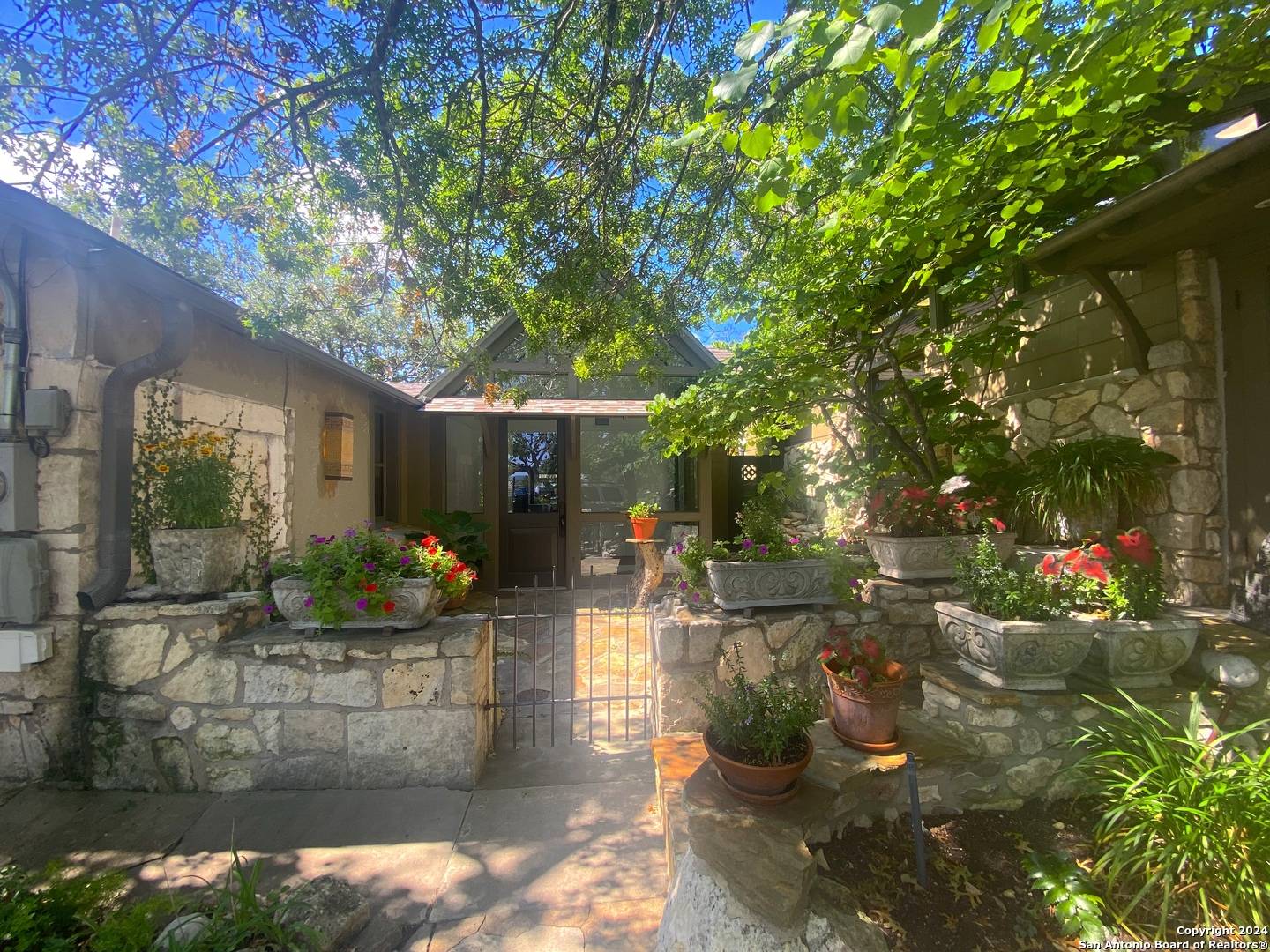 Boerne, TX 78006,904 Main