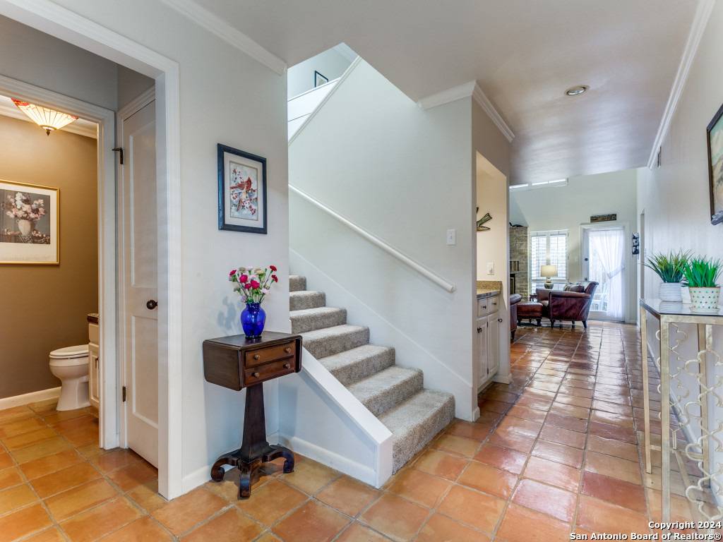 San Antonio, TX 78209-2170,8123 NEW BRAUNFELS AVE UNIT B