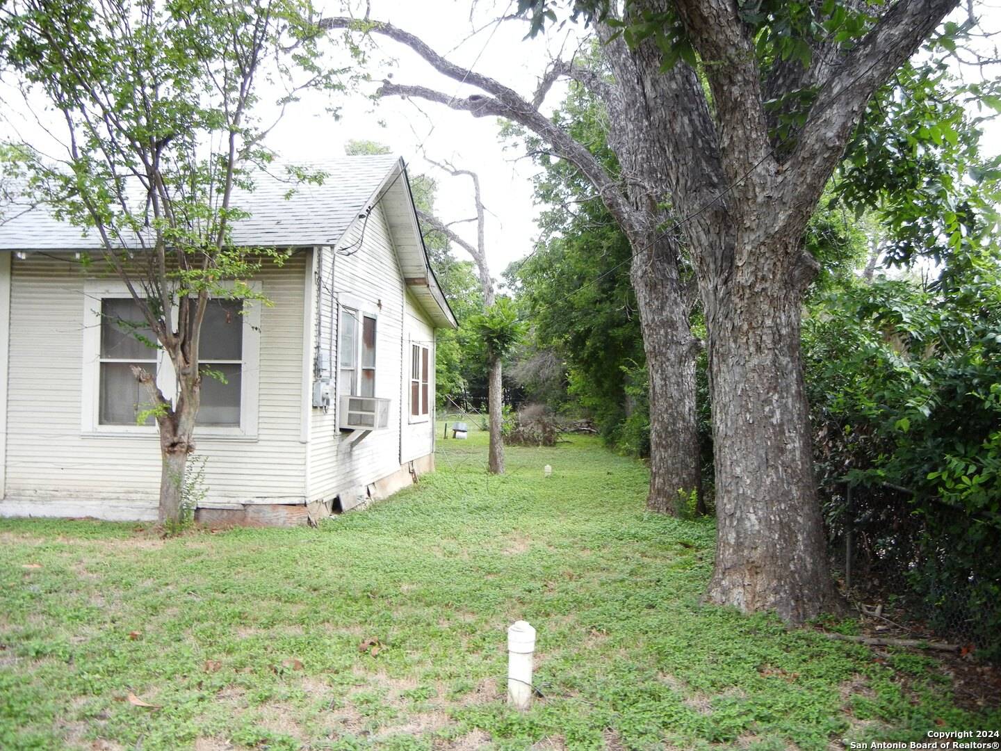 San Antonio, TX 78207-6817,1845 SALTILLO ST