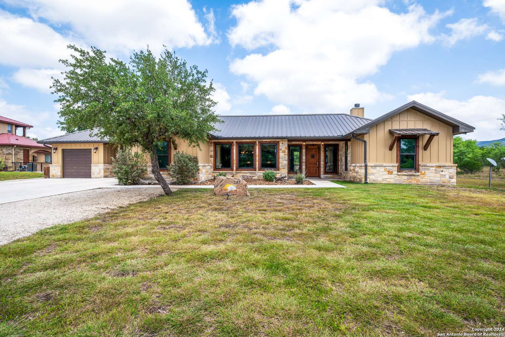 Concan, TX 78838,1185 Mountain Valley