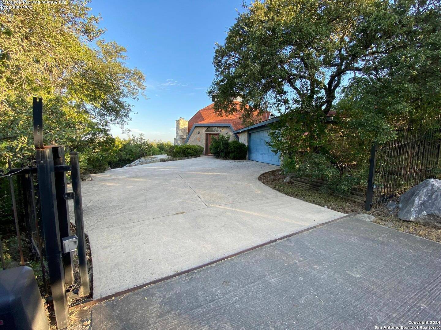 Helotes, TX 78023,9855 Tower View