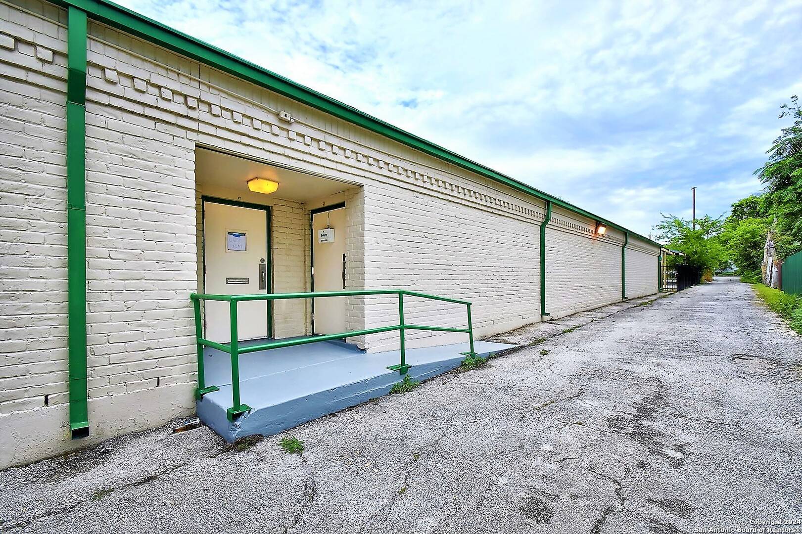 San Antonio, TX 78202-2727,120 MESQUITE ST