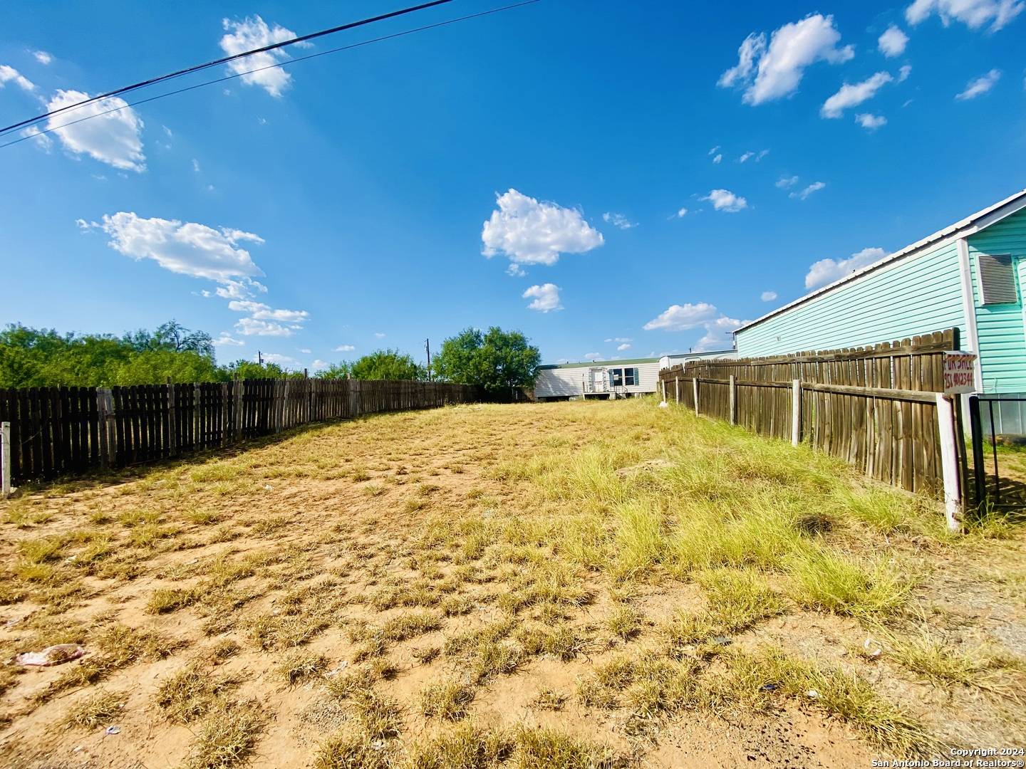 Dilley, TX 78017,108 Hugo St