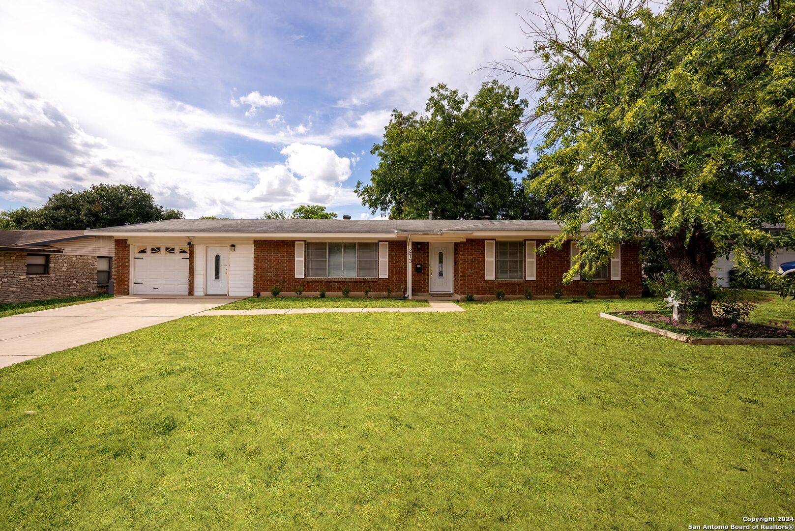 Schertz, TX 78154-1727,213 PECAN DR