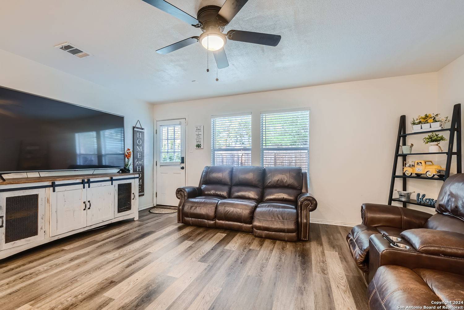 San Antonio, TX 78253-5244,206 Birchwood Bay