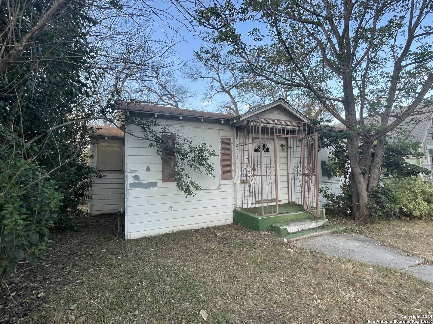 San Antonio, TX 78202-3210,2151 CROCKETT ST