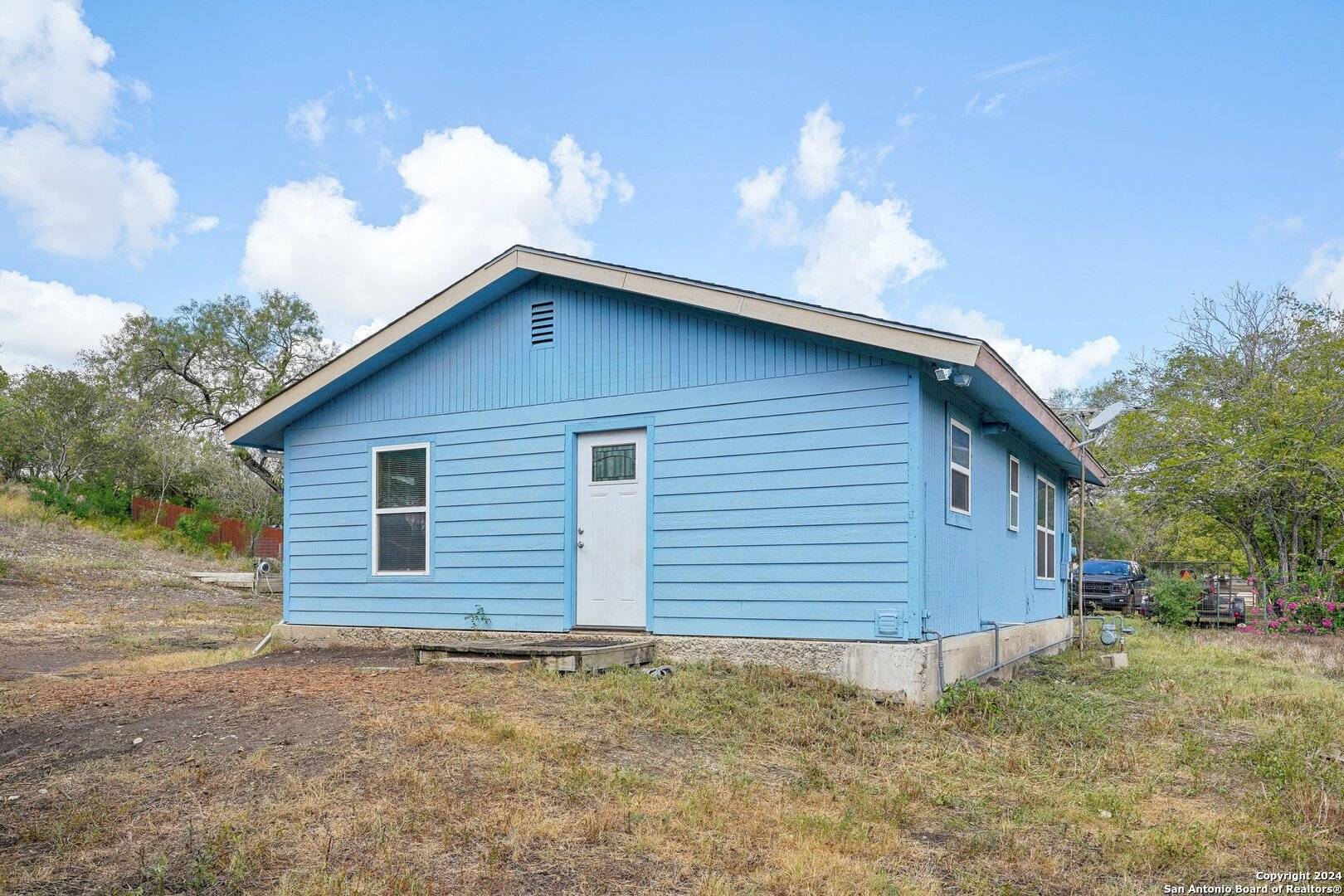 Castroville, TX 78009-2962,1109 GENEVA ST